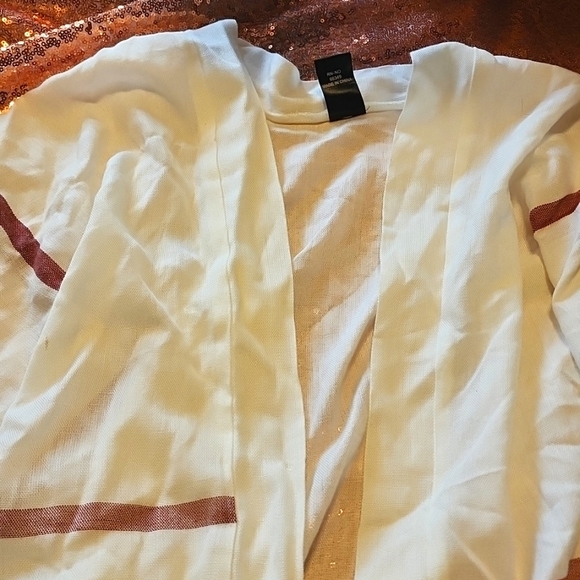 Flowy Shall Top - Picture 3 of 4